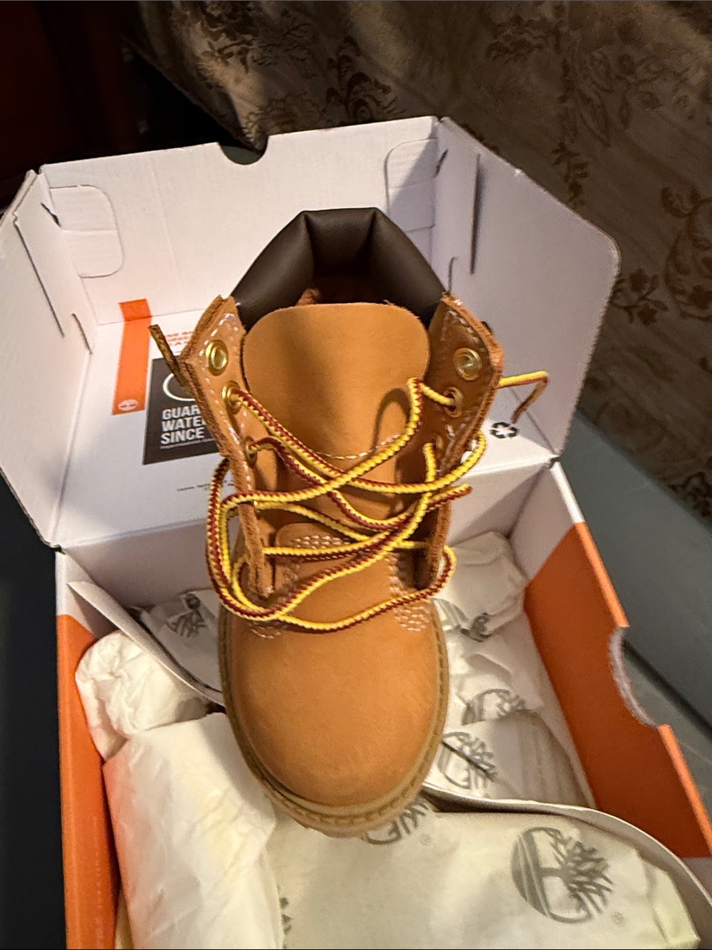 Timberland Kids Wheat/Tan Boots with Brown Collar - Picture 2 of 4